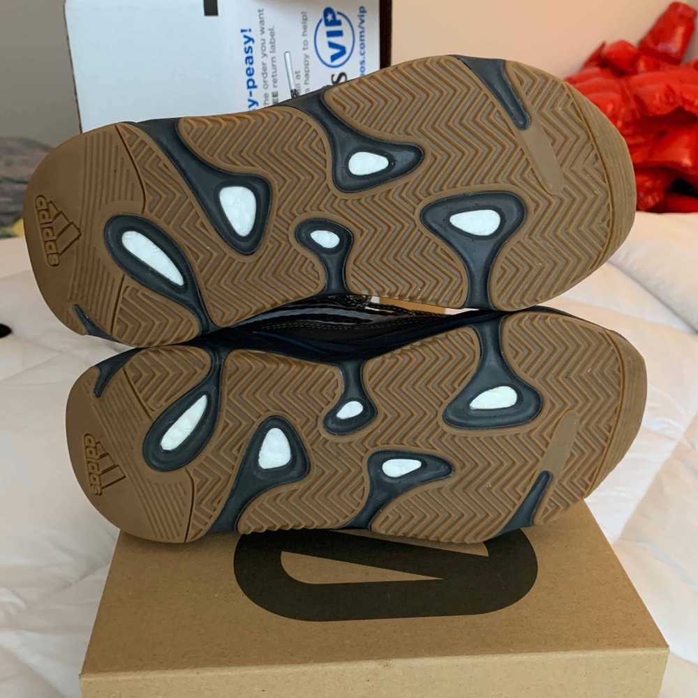 Yeezy 700 Geode - Picture 9 of 9